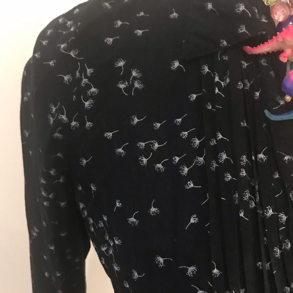 Motherhood Maternity dandelion button up blouse S - Picture 3 of 6